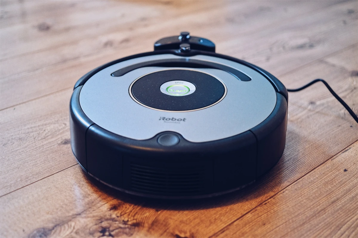 irobot-vacuum-cleaner-charging