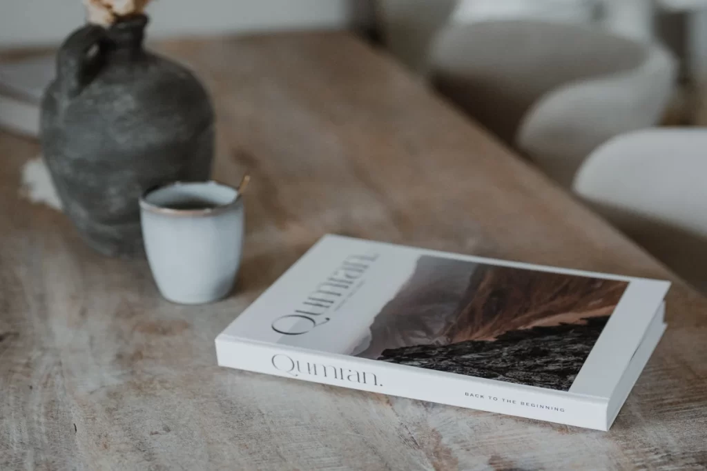 coffee-table-book-Qumran-cup-vase